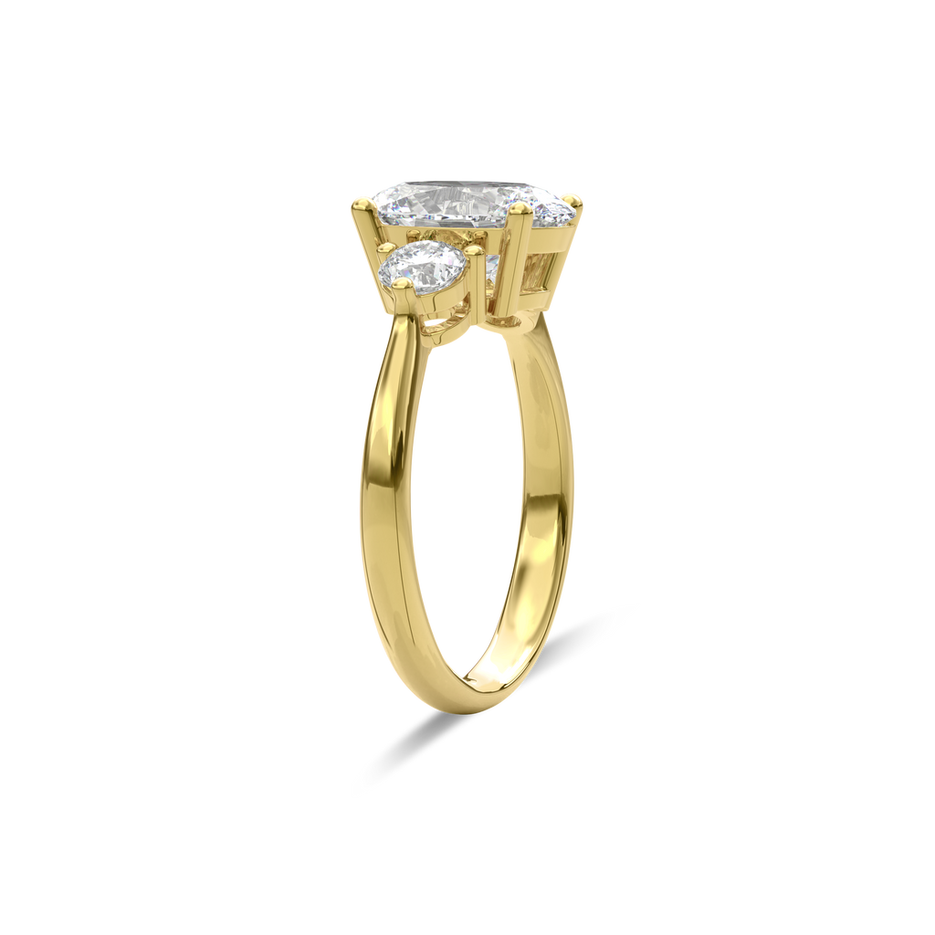 Daphnis Three Stones Engagement Ring Oval•Yellow Gold