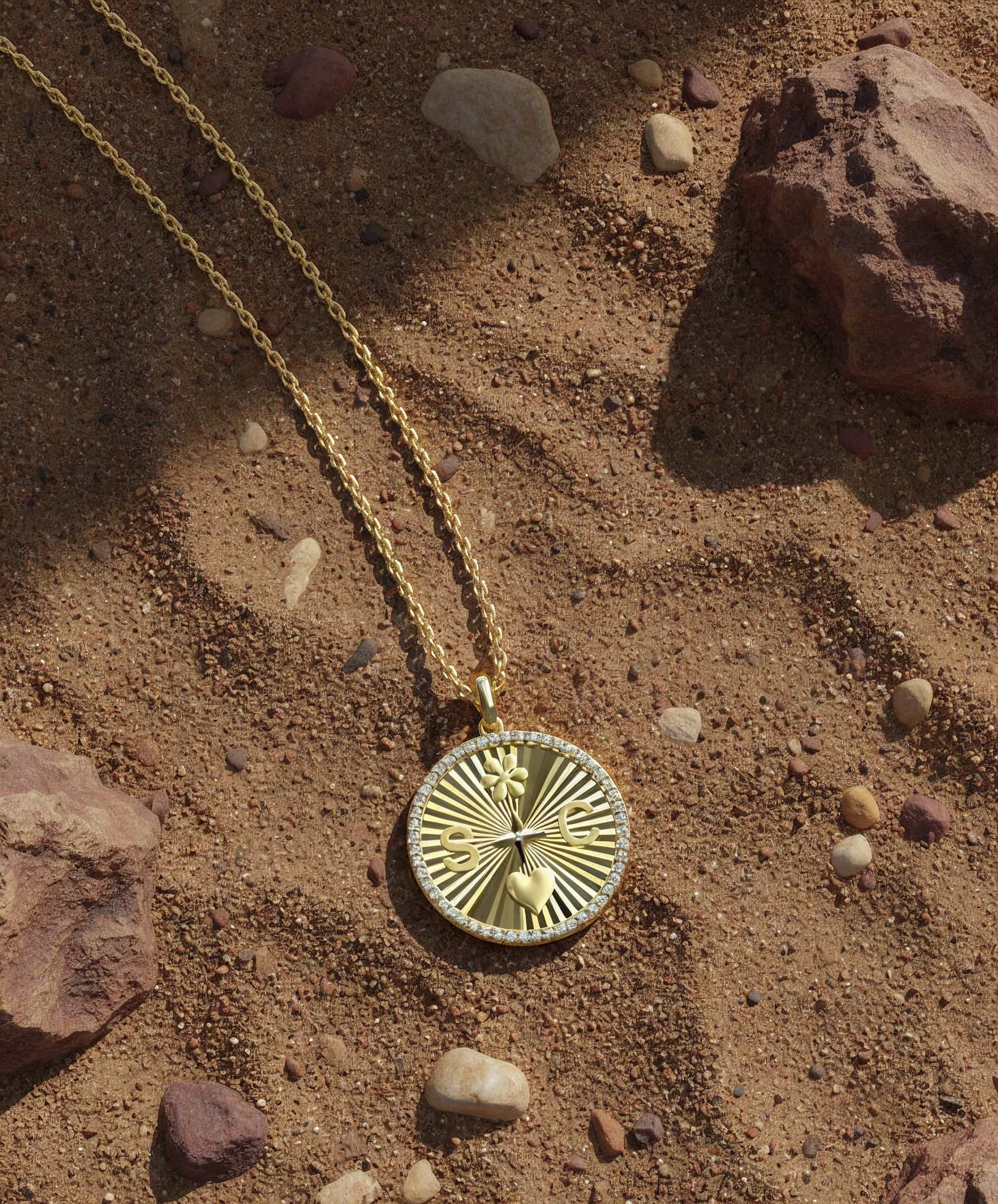 18k Gold Plated Personal Story Medallion Necklace – Lucky Symbol & Engravable（Pleated）AW24N007A
