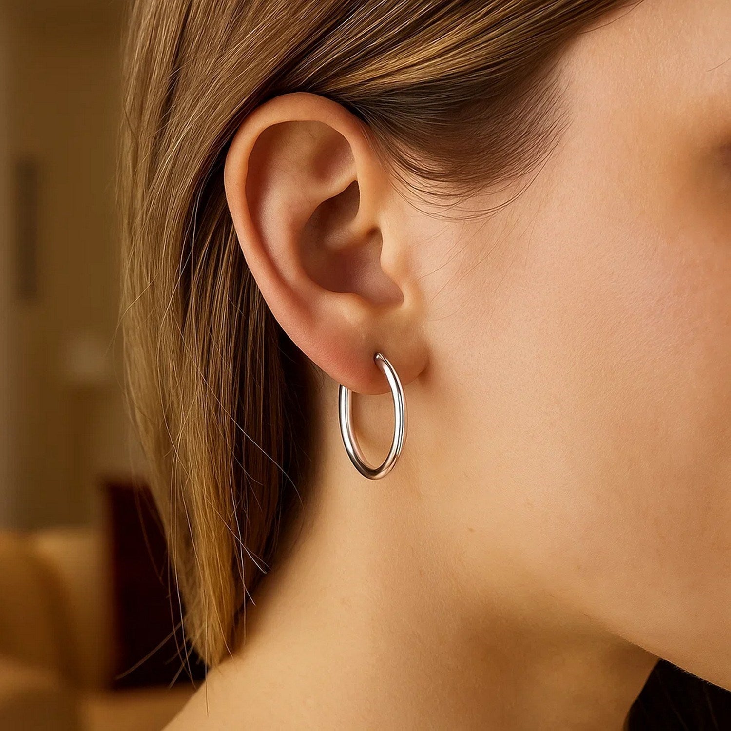 14k White Gold Polished Hoop Earrings (4x25mm)