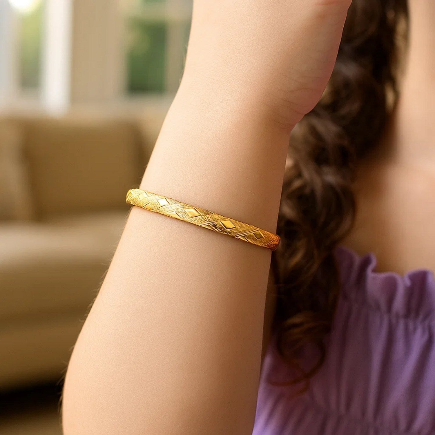 14k Yellow Gold Childrens Bangle with Diamond Cuts (5.50 mm)