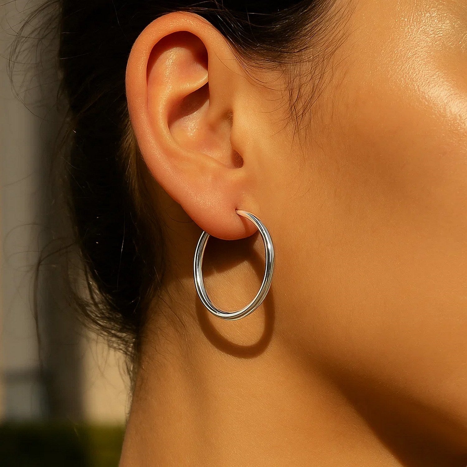 10k White Gold Polished Hoop Earrings (3x30mm)