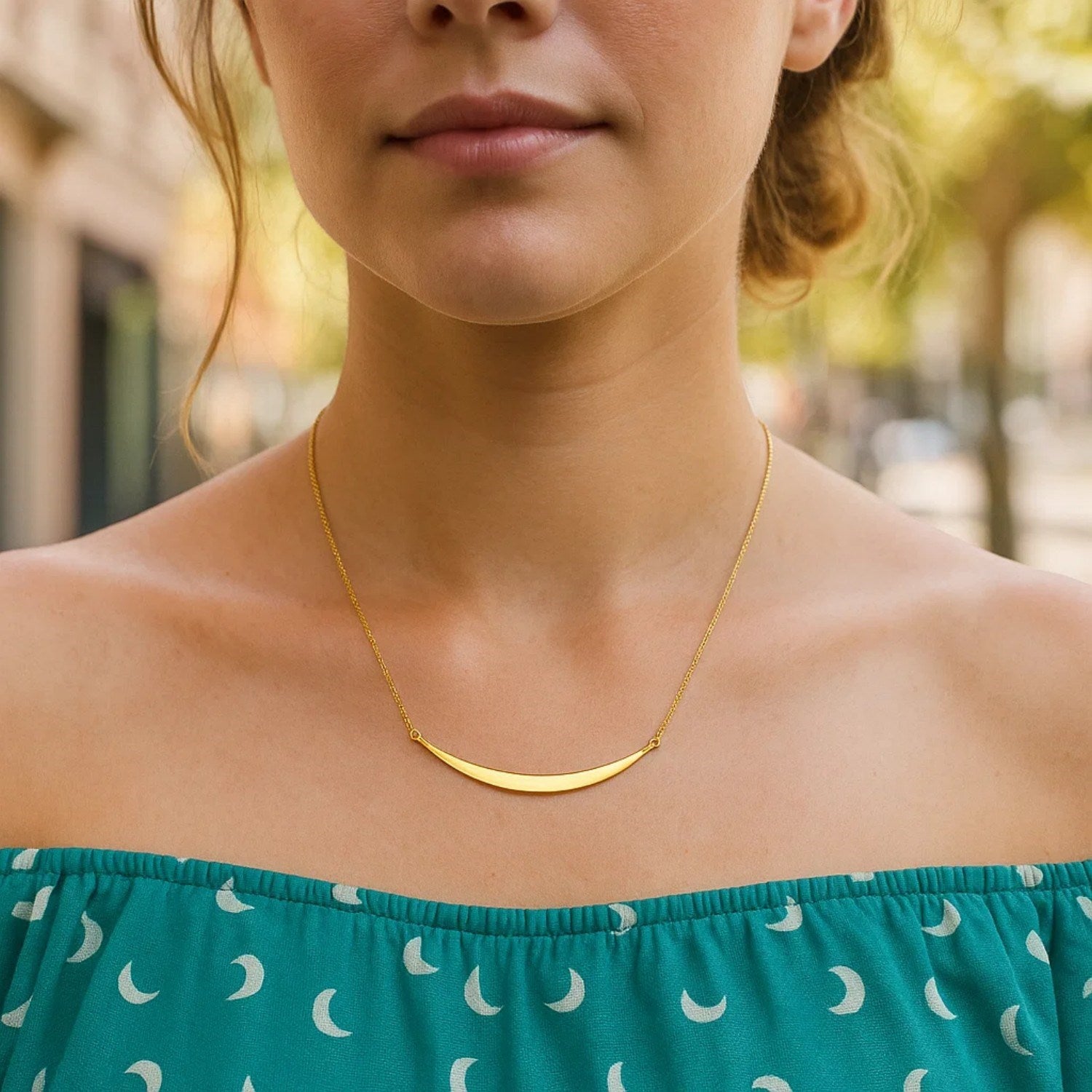 14k Yellow Gold Necklace with Polished Curved Bar Pendant