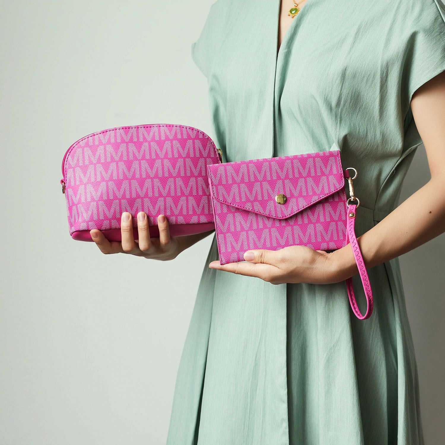 522318431