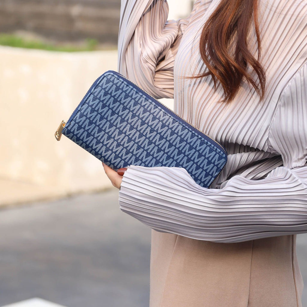 520889121