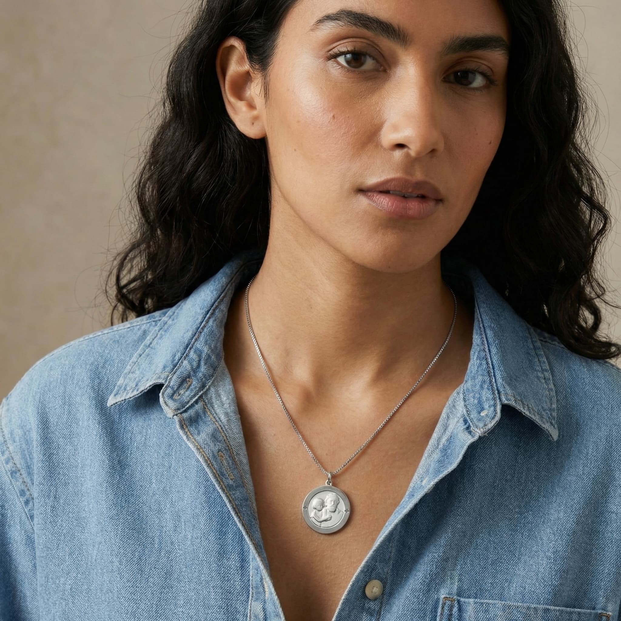 Rhodium Plated Round CircaCarve Necklace for Both Men and Women