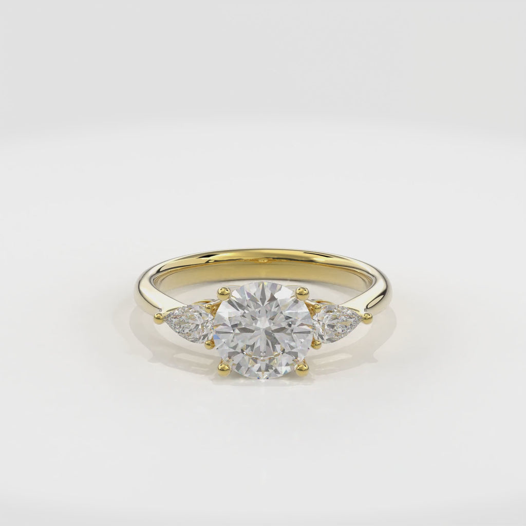Daphnis Three Stones Engagement Ring Round•Yellow Gold